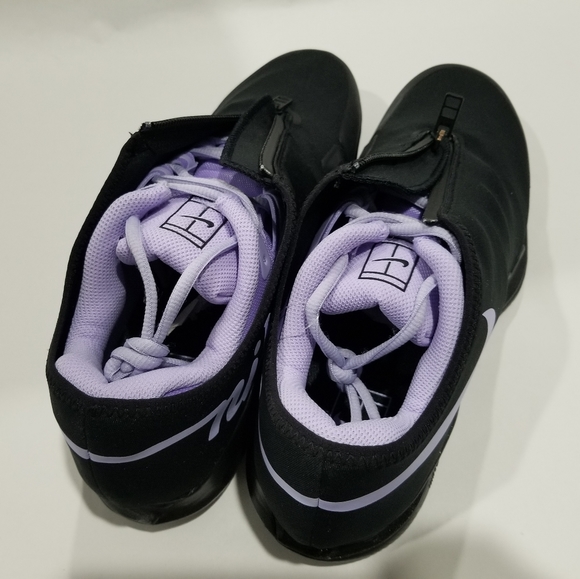 Nike Zoom Tennis Shoes - Picture 5 of 8